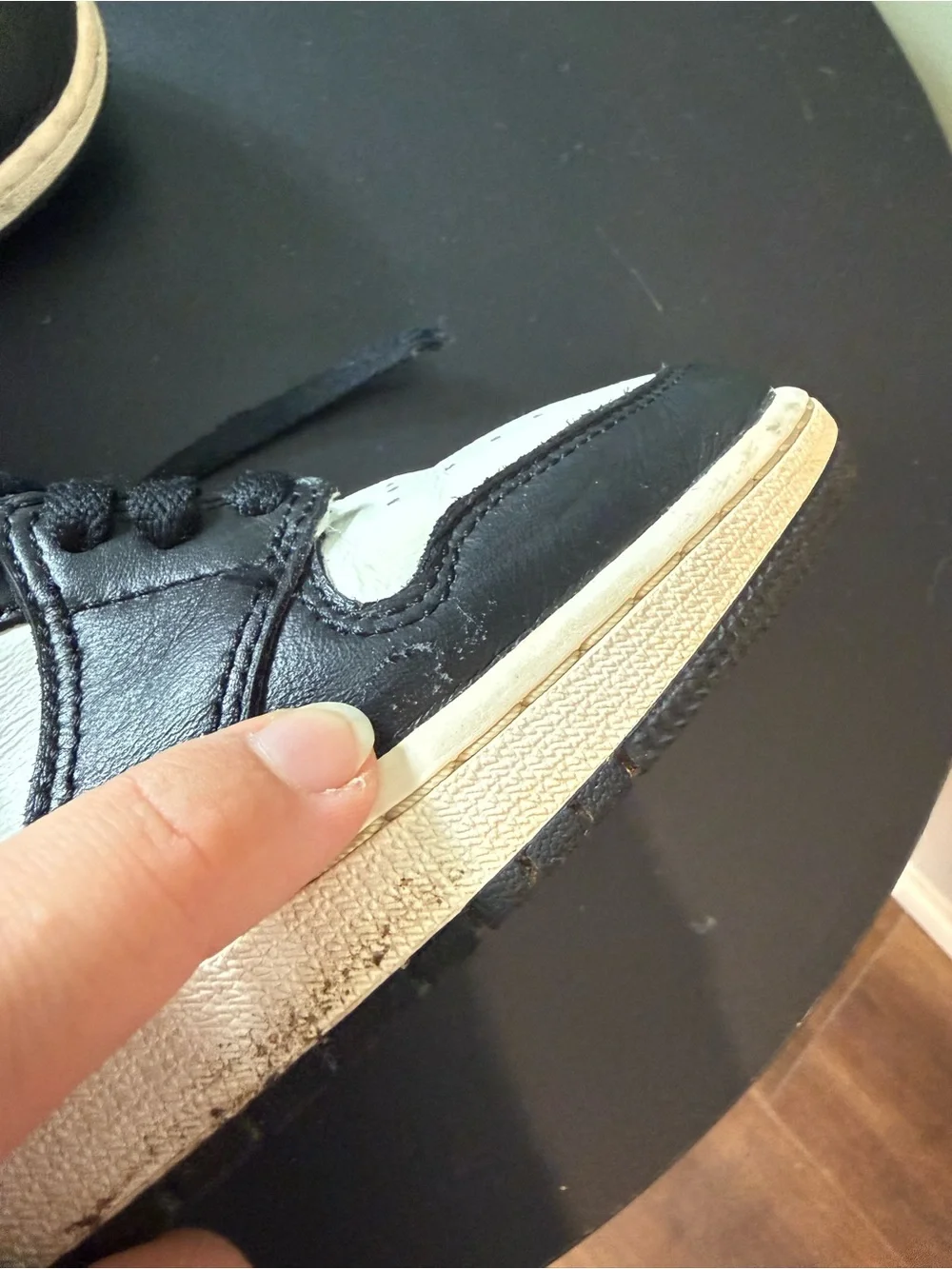 Nike Air Jordan 1 Mid youth Sneakers in Brown and Cream